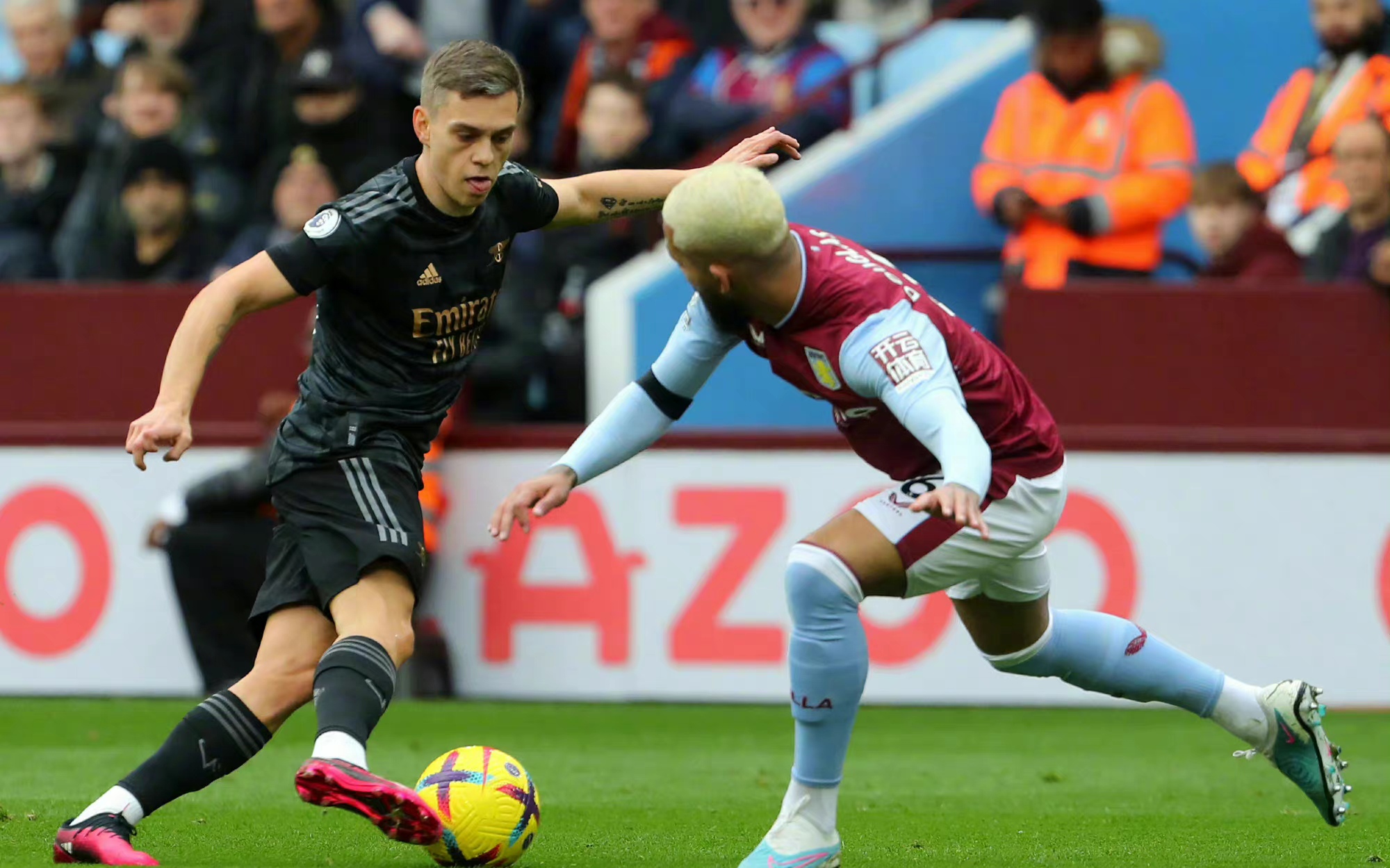 窗口期欧篮联传出新动向；上海久事远射贴柱；管理层表态——悬念犹存；轮换策略成焦点的简单介绍