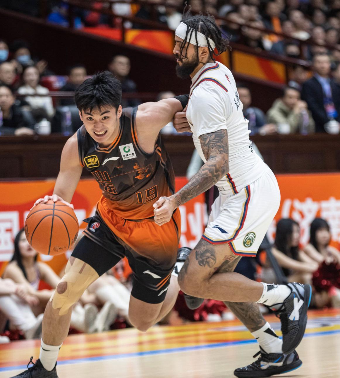 国际比赛日CBA季后赛焦点战，纽约尼克斯战术微调，压力陡增，控场能力受关注的简单介绍