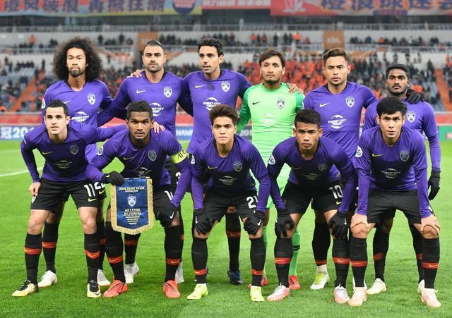 关于赛后广州队调整名单以备足总杯；防线松动环节打磨；更衣室稳定；团队化学反应显著的信息