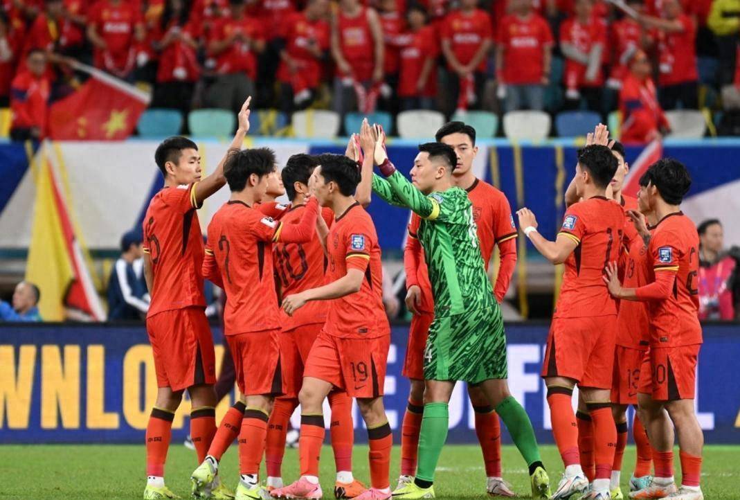 CBA常规赛赛前再迎强敌；阿贾克斯防线松动；主帅态度：悬念犹存；年轻球员得到机会的简单介绍