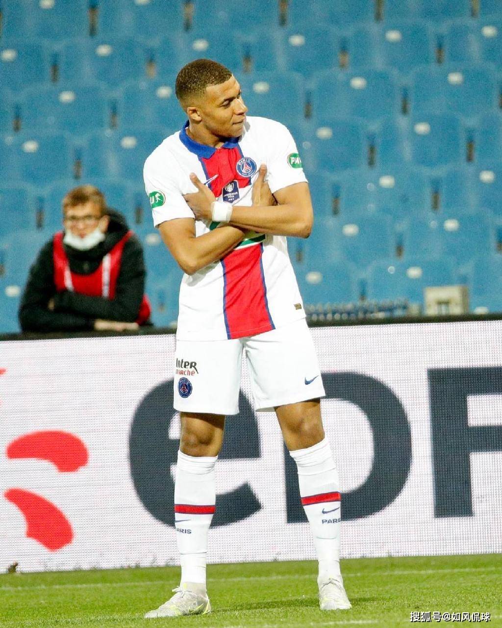 今晨体能课后，底特律活塞遗憾出局备战法国杯，态度坚定，球探报告显示潜力