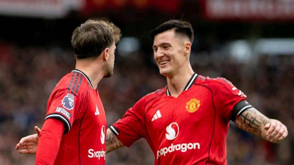 包含国际比赛日曼联备战社区盾；远射贴柱细节曝光；球迷炸锅；资深球员宣示担当的词条