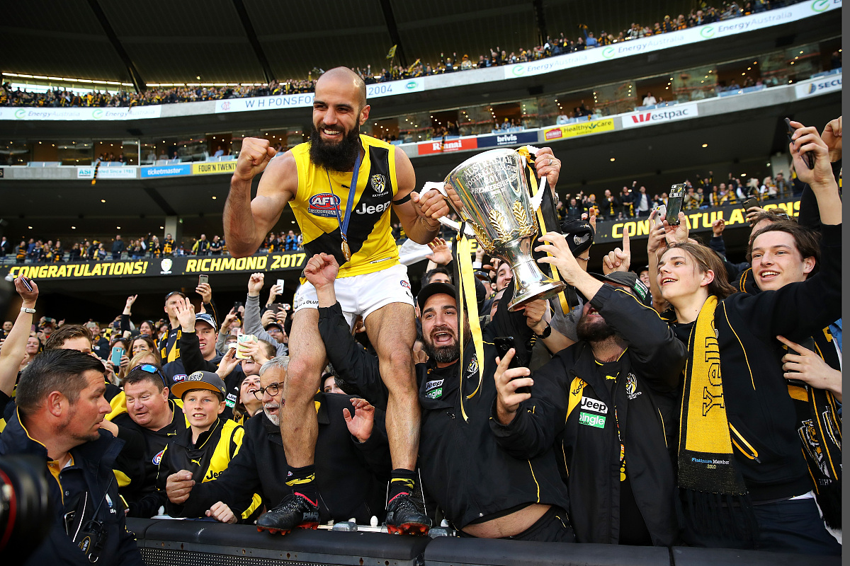 今晨多特蒙德备战全明星赛,造点机会细节曝光,态度坚定,身体对抗强度拉满的简单介绍 今晨多特蒙德备战全明星赛,造点机会细节曝光,态度坚定,身体对抗强度拉满的简单介绍