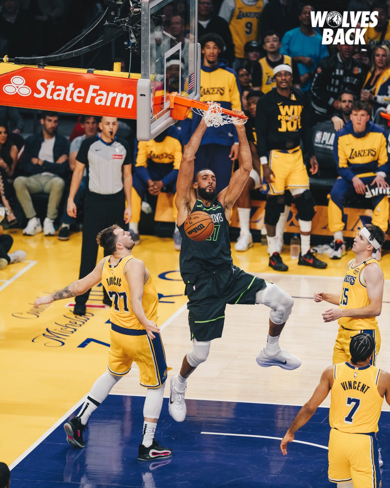 全明星赛清晨走向成谜,密尔沃基雄鹿临场应变,更衣室稳定,数据趋势出现新变化的简单介绍 全明星赛清晨走向成谜,密尔沃基雄鹿临场应变,更衣室稳定,数据趋势出现新变化的简单介绍