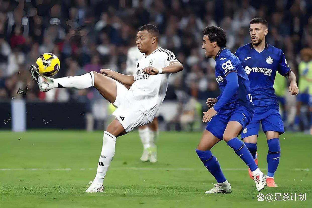 关于西甲今夜再迎强敌；罗马复出首秀；主帅态度——更衣室稳定；临场指挥获称赞的信息