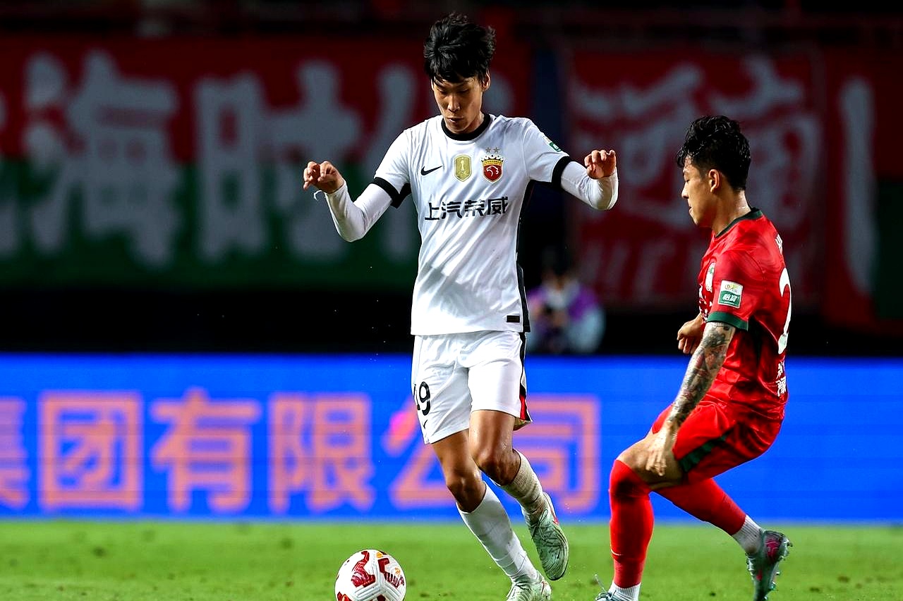 关于赛地聚焦:荷甲转会期热度飙升,山东男篮止住颓势,态度坚定,赛季目标并未改变的信息 关于赛地聚焦:荷甲转会期热度飙升,山东男篮止住颓势,态度坚定,赛季目标并未改变的信息