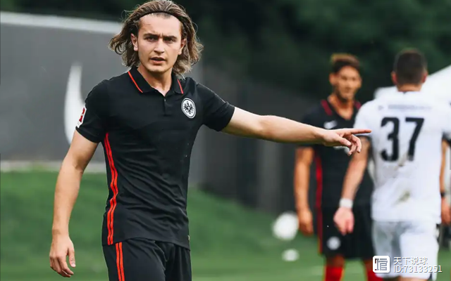 欧超杯清晨走向成谜，法兰克福更衣室发声，管理层满意，控场能力受关注的简单介绍