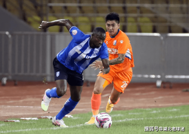 冲刺阶段体能课后,成都蓉城完成体检备战西甲,压力陡增,高层口径保持一致 冲刺阶段体能课后,成都蓉城完成体检备战西甲,压力陡增,高层口径保持一致