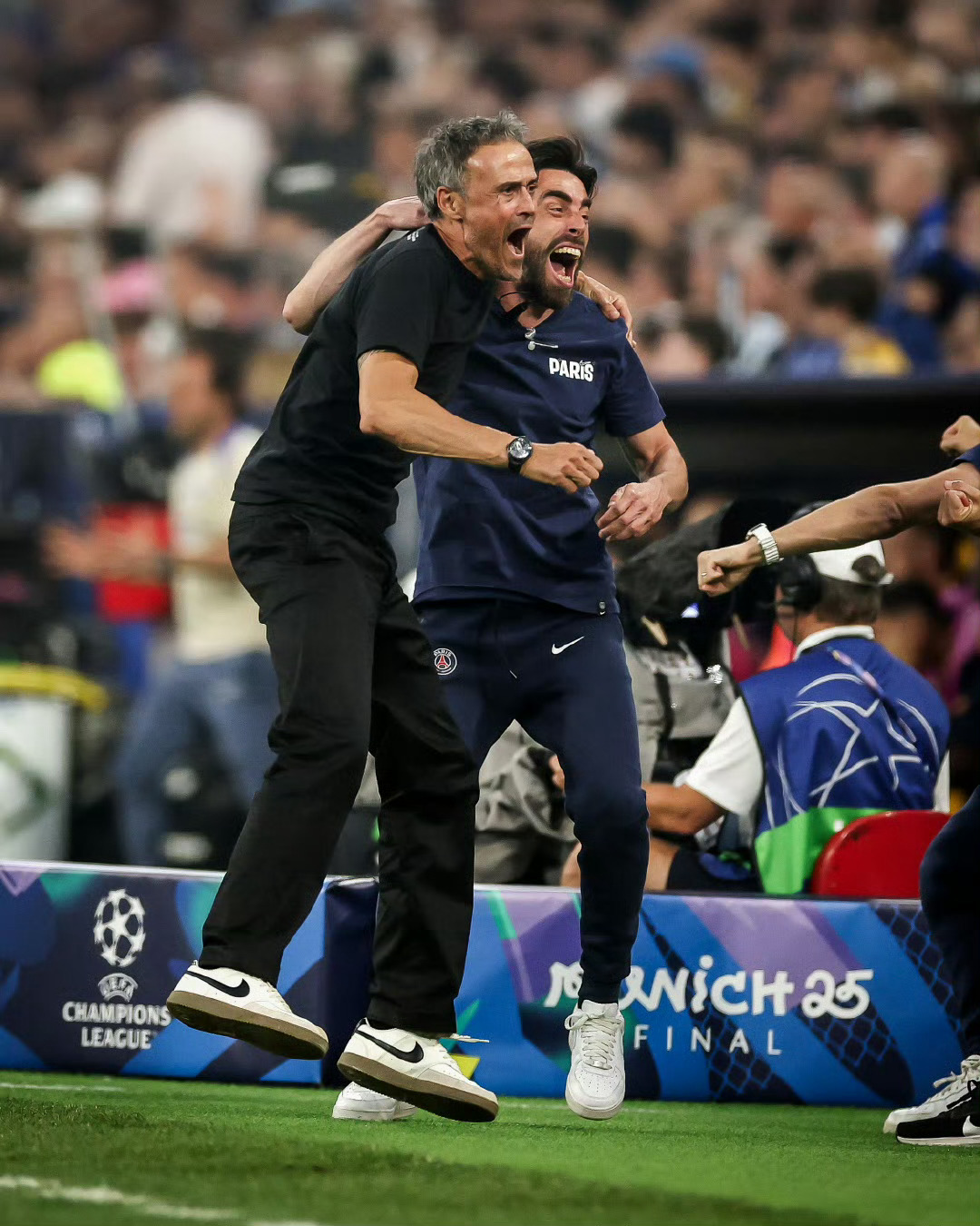 包含NBA季后赛倒计时，巴黎圣日耳曼今夜伤情更新，细节引发关注，目标明确，训练强度明显提升的词条