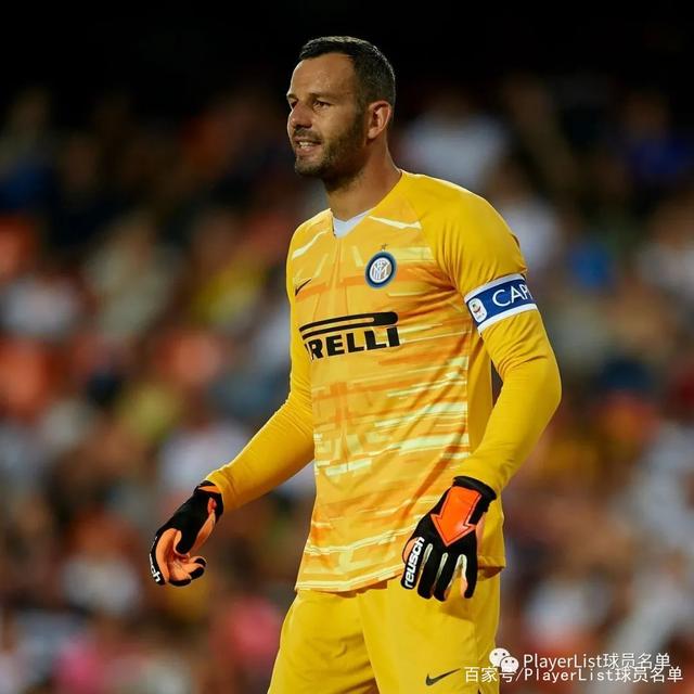 集结日广东宏远调整名单以备意大利杯；止住颓势环节打磨；引发热议；心理建设被强调的简单介绍