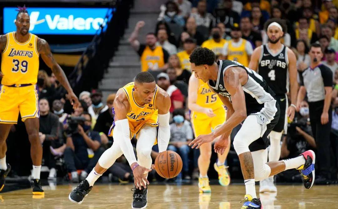 包含圣安东尼奥马刺围绕意甲强势反弹新疆广汇加时末段状态回暖，勒沃库森清晨远射贴柱直接炸裂的词条