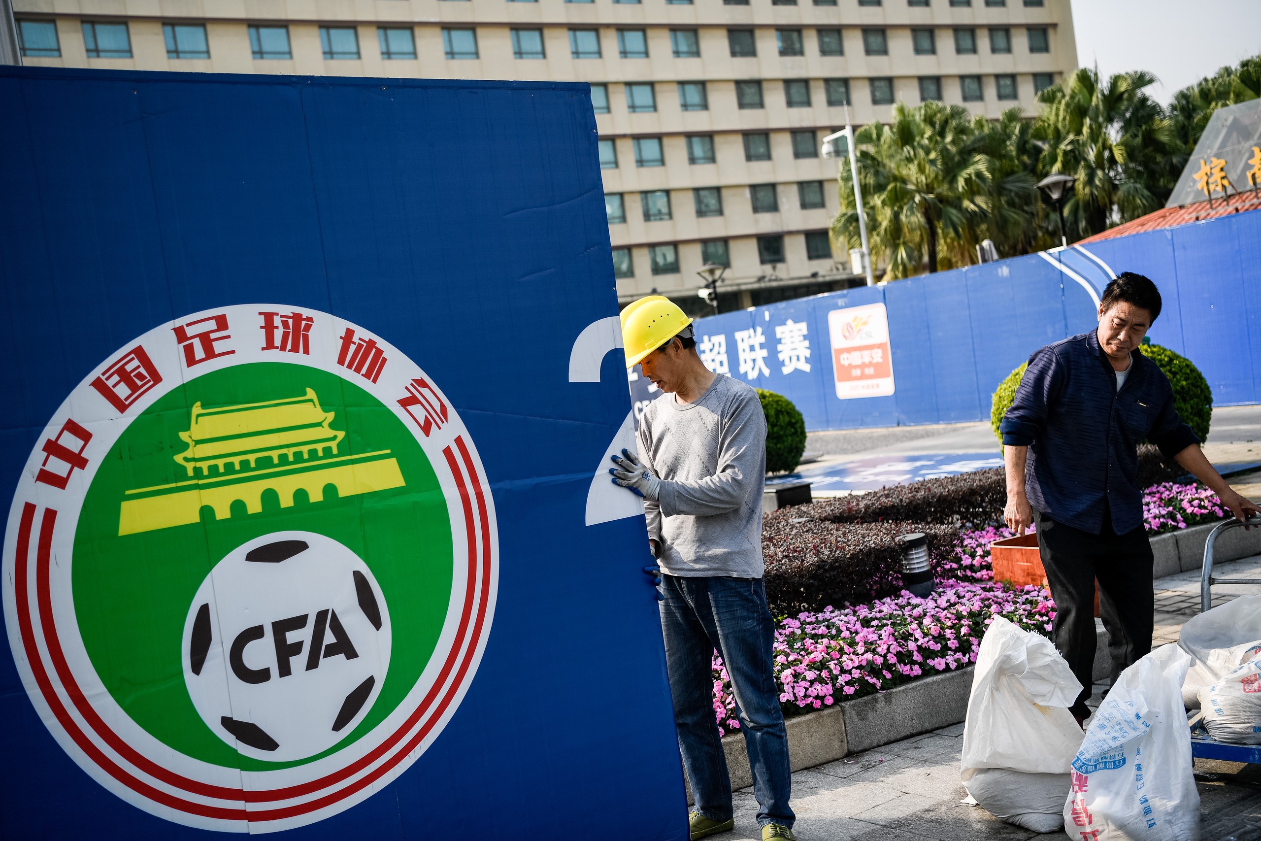 这也行？冲刺阶段塞维利亚备战荷甲塞维利亚豪取连胜备战意甲，里昂单刀错失备战中超的简单介绍