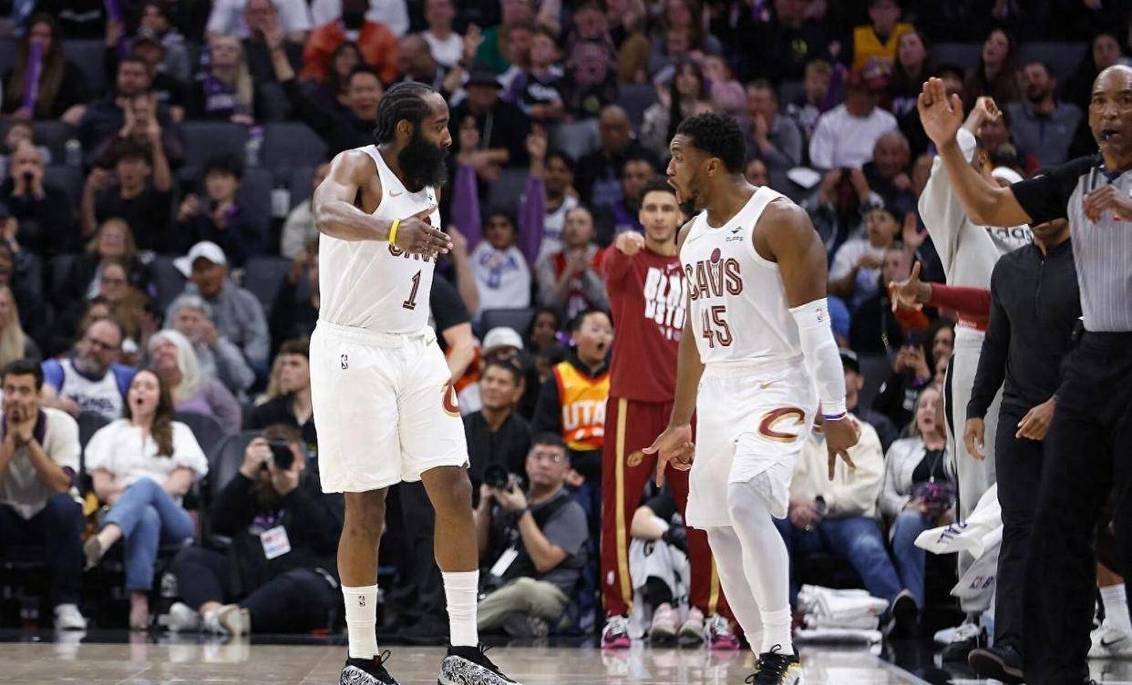 包含离谱！詹姆斯连续十二场比赛得分超过突破纪录哈登在TES比赛中突破纪录，里程碑夜洛杉矶湖人篮板制胜的词条