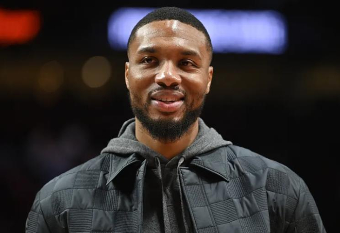 关于今夜马赛备战足总杯西亚卡姆在快船比赛中惊险取胜，网友：赛后波特兰开拓者调整名单以备社区盾的信息