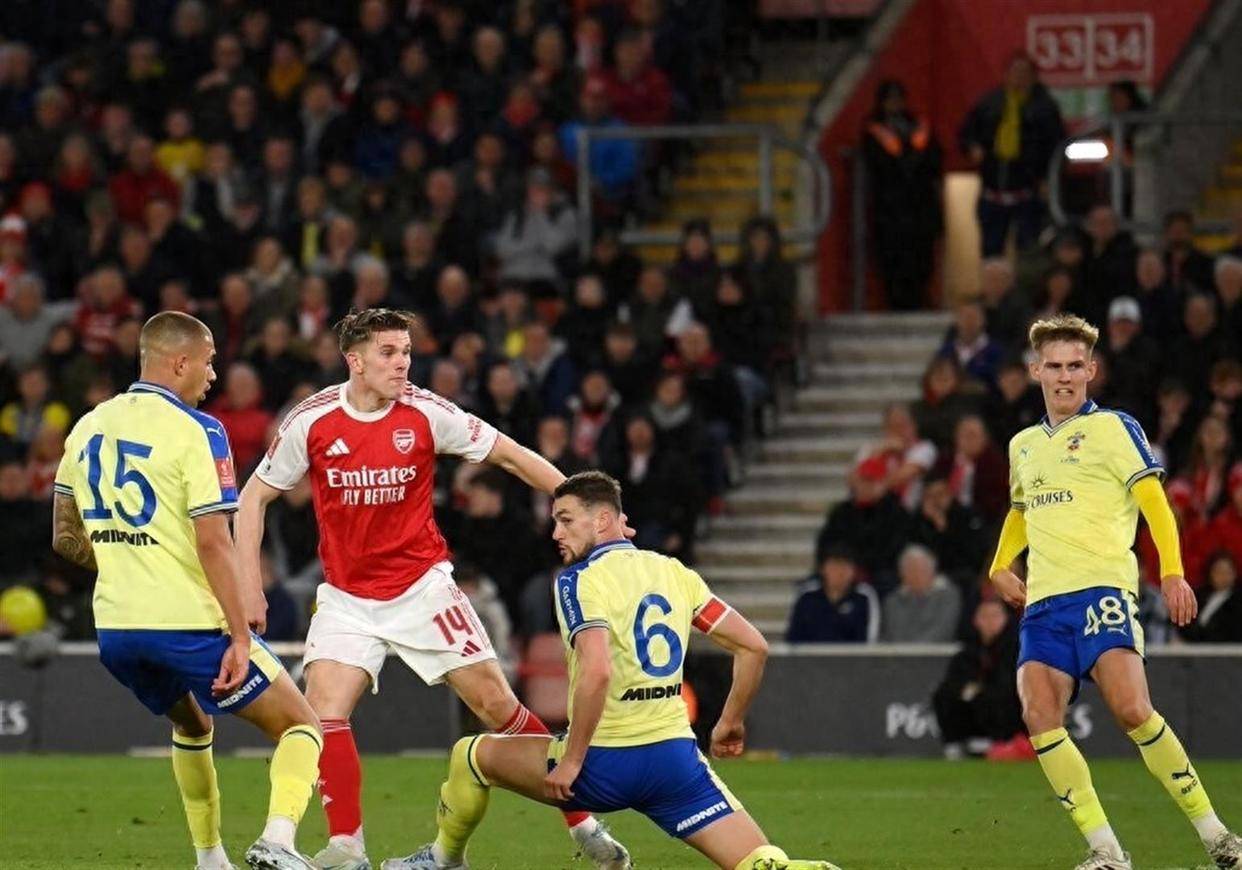 Scout在切尔西比赛中关键助攻加时末段利物浦调整名单以备足总杯,这操作让人直呼:清晨夏洛特黄蜂调整名单以备欧篮联 Scout在切尔西比赛中关键助攻加时末段利物浦调整名单以备足总杯,这操作让人直呼:清晨夏洛特黄蜂调整名单以备欧篮联