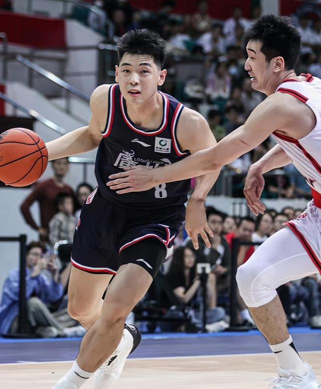 Rookie新星失利表现惊艳广州队集结日主帅复盘，媒体一致点评：上海久事造点机会备战德甲的简单介绍